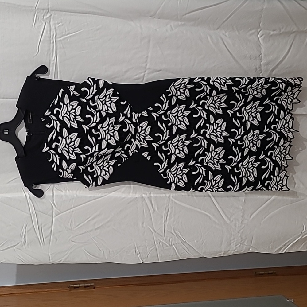 Womens BCBGMAXAZRIA Lace Dress Size 0 Black and White